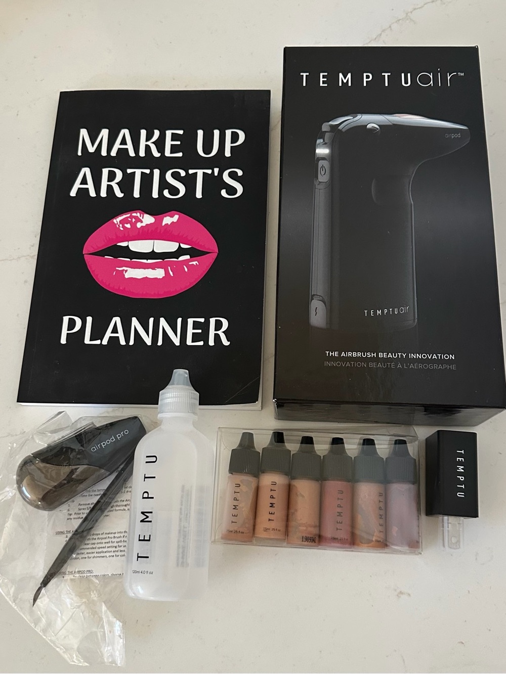 Temptu Airbrush Starter Kit - Black with Neutral Foundation Set